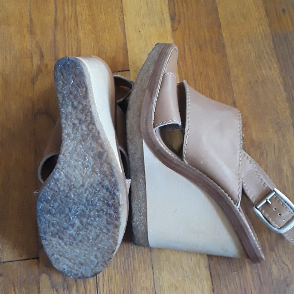 Chloe Platforms - Picture 2 of 3